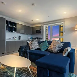 Apartment Elegant 2 Bed Within Many Attractions *