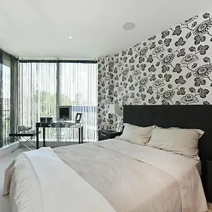 Luxury In Battersea Reach