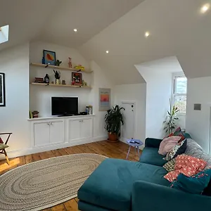 Apartment Stunningly Vibrant 1bd Flat Lower Clapton London