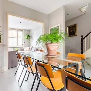 Beautiful Victorian Townhouse - 5 Bedrooms Holiday home London