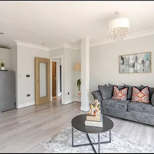 Tai Deluxe Apartment
