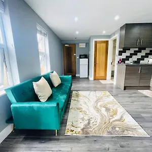 Bright Flat Near To Tower Bridge Apartment