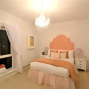 Elegant Double Room, Great Location Homestay