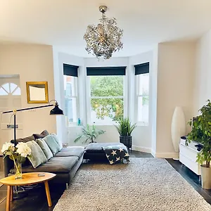 Stunning And Peaceful Flat Apartment *