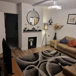 Tlm 3-bed Entire *
