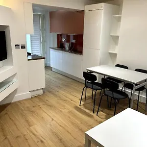 Spacious Flat In Notting Hill *