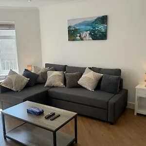 2 Bedroom, Parking, Hounslow St * London