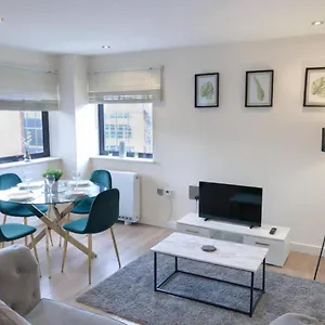 Spacious 1br In - Near Elizabeth Line Romford