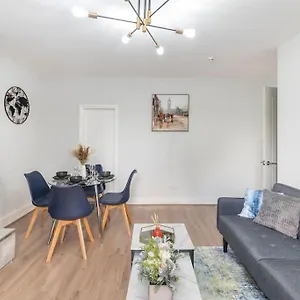 Crystal Palace Stylish Gem Slp 4 Next To Transport Apartment *