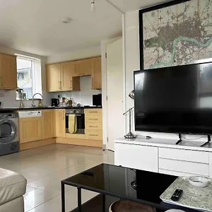 2-bedroom Portobello Apartment London