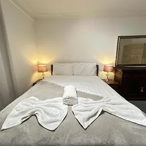 Cozzy Hyde Park On Edgware Road