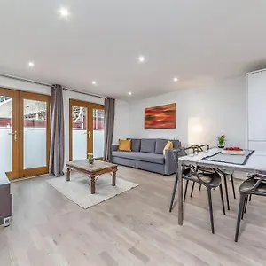 Amazing 2 Bed Bath Flat With Eye View Lm7 Apartment *