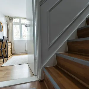 Grace House - 15 Minutes To Central Holiday home London