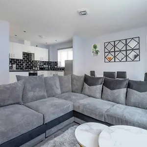 Stylish Elegant New Flat 5 Min From Elizabeth Line