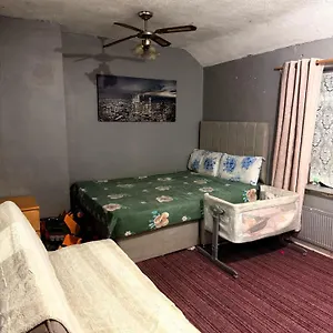 Spacious Two Bedrooms Homestay