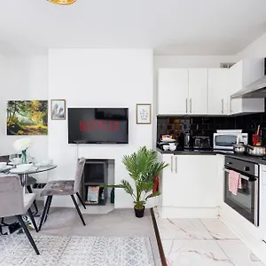 Bridge Apartment London
