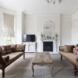 Villa 7br Holiday In Near Hyde Park- If You Want To Book, Please Contact On Wh-ats-app - 0034-605-434-371 !!!! London