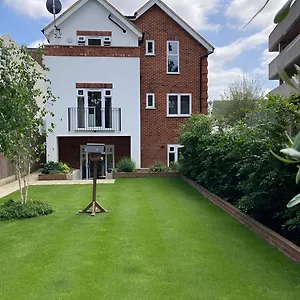 Hybrid Resi - Near Richmond - Wimbledon Apartment New Malden