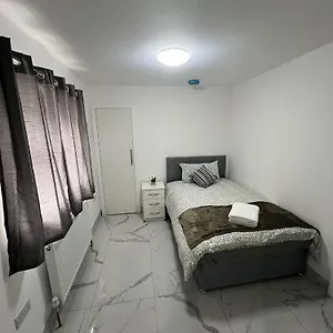 93 New Road Homestay