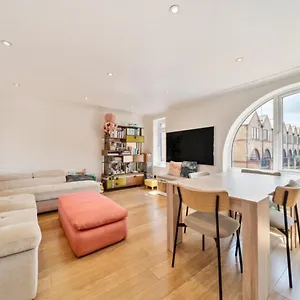 Elegant Modern Cozy 3Bd Apt 1Gb Wifi - Luxurylondonstays London
