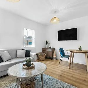 The Hoxton Nest - Stylish 1 Bed Shoreditch Flat