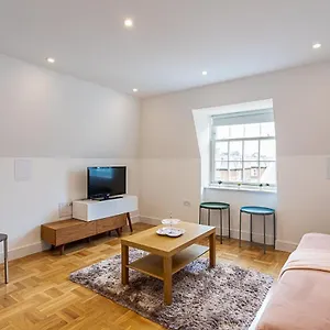 Modern And Stylish In West Kensington * London