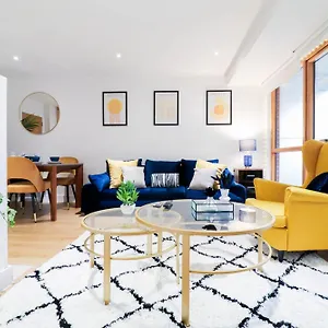 Stunning Bridge Flat With Balcony - Close To Borough Market Apartment *