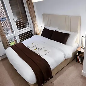 Luxury Modern 2 Bed 2 Bath Apartment