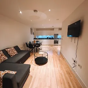 Modern And Spacious 2 Bedroom Flat In Streatham