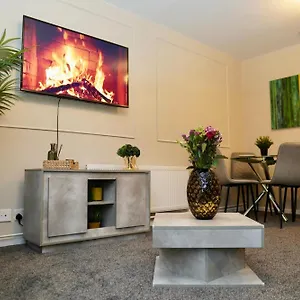 Spacious 1bd Flat Near London, Office, Smart Tv Apartment *
