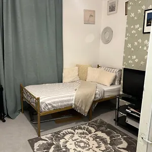 Apartment Private In Shepherds Bush
