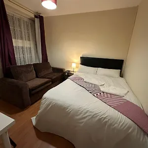 In Tower Bridge Minutes Walk From Bethnal Green, Free Wifi London
