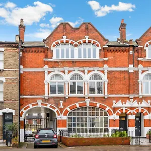 Fulham Unique & Large Flat With 2 Full En-suites