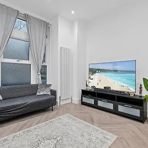 Luxury Tulse Hill Apartment