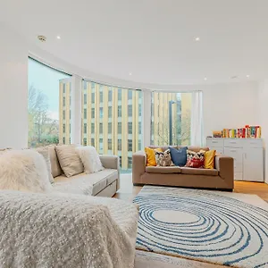 Daire Family 1 Bdr Apt, Panoramic Views, Minute To Tube