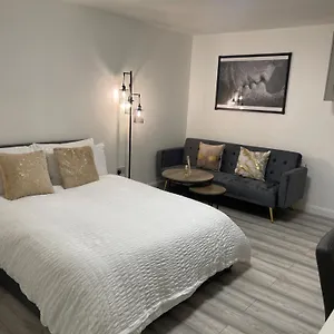 Crown's Court Apartment Orpington