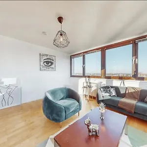 Apartment View Hackney High End 3-bedroom Flat Long Term London
