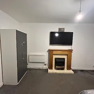 Close To London Bridge Homestay