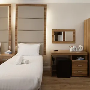 Royal Eagle 3* London