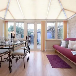 3br-sleeps9-parking-familyfriendly-nearexcel