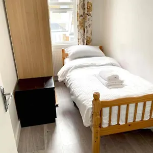 Cosy Single In A Shared