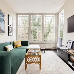 Charming Maisonette With Workspace In Notting Hill