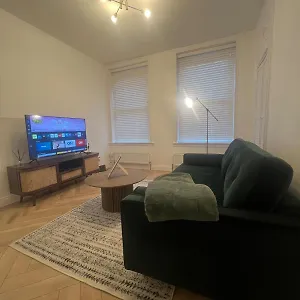 Cosy One Bedroom Flat In Newcross * London