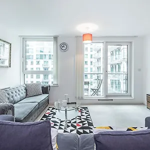 2 Bedroom , Zone 1 , 2 Mins Walk Tube , Offers , Sleeps 5