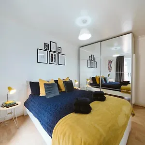 Cosy 2 Bdr Flat 5 Min To Excel Free Car Parking Apartment London