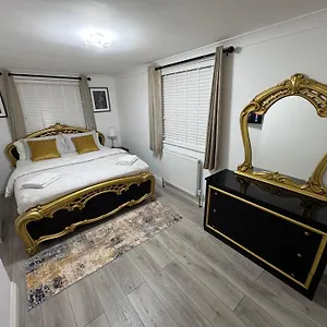 Apartment Cozy 2br-5guests-near Attractions-garden