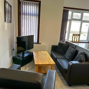 Apartment Stylish 3-bedroom *