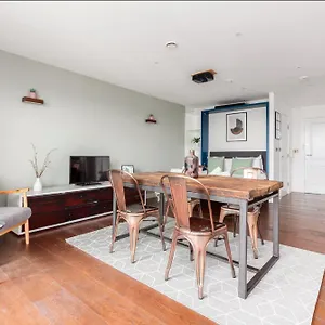 Studio Flat In Hackney
