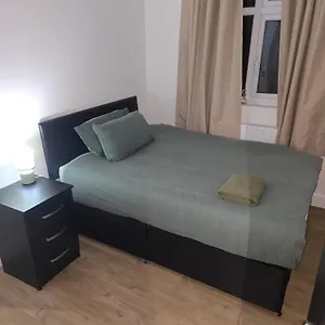 Cr0 Serviced Apartment *