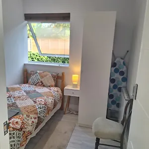 Budget Single Only For One Adult - Shared Flat * Northolt (Greater London)